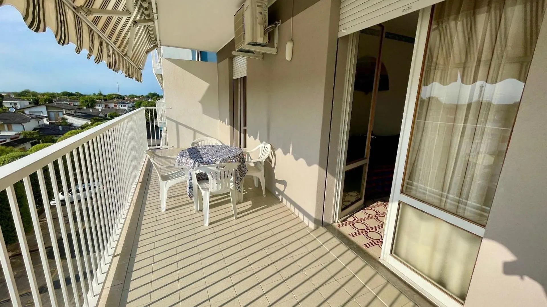 Luminous Flat With Terrace 250M From The Sea location